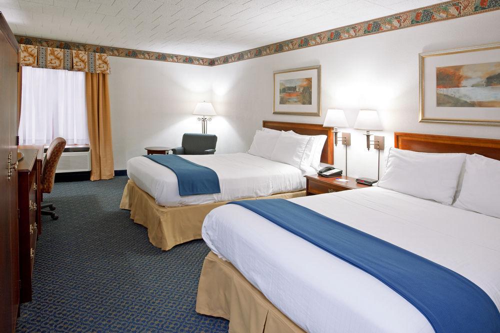Clarion Inn Cranberry Township Exterior photo
