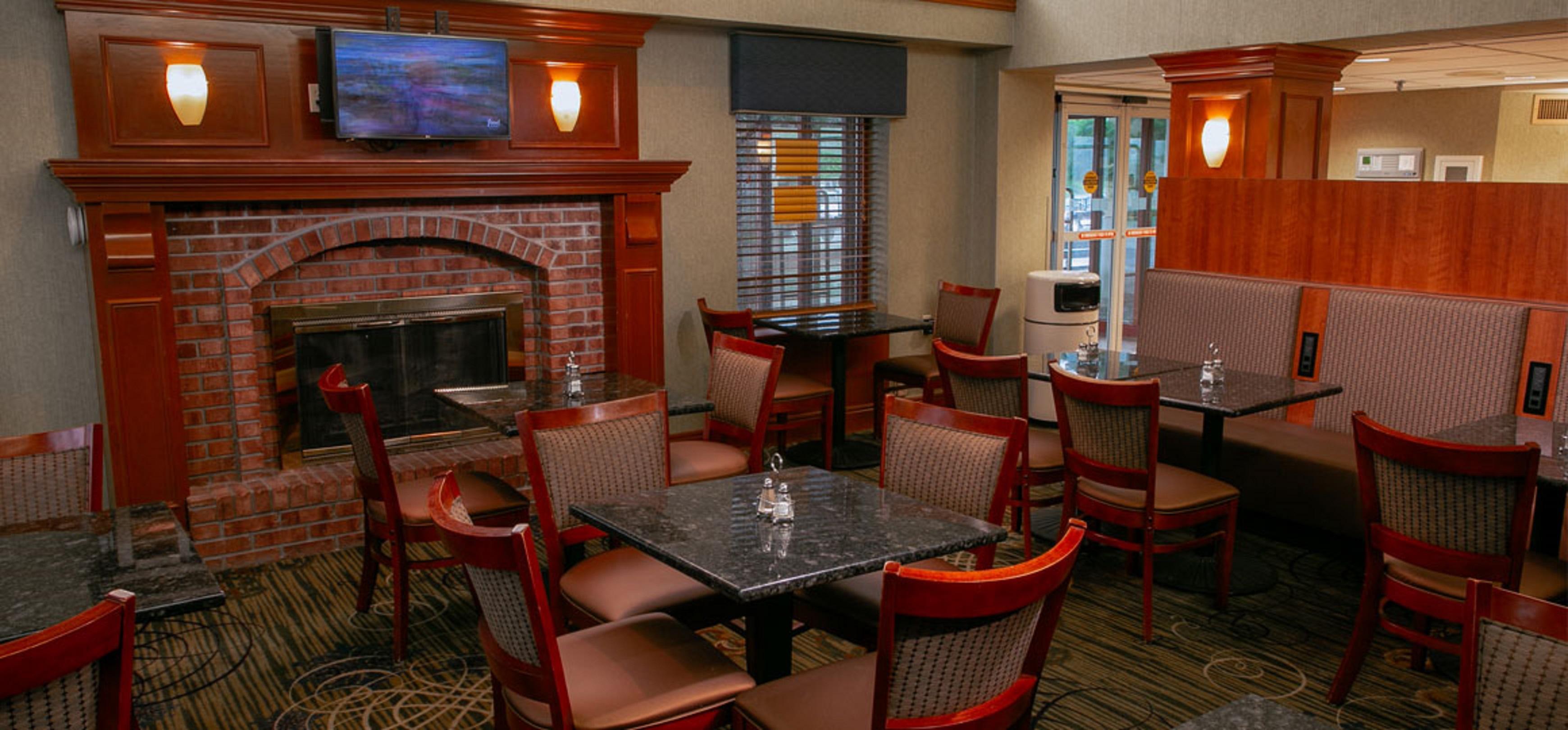 Clarion Inn Cranberry Township Exterior photo