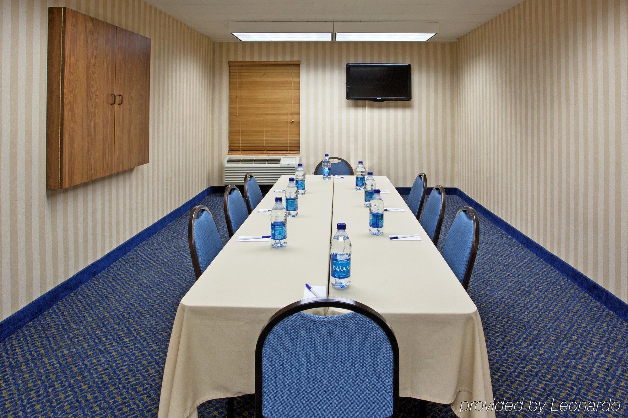 Clarion Inn Cranberry Township Facilities photo